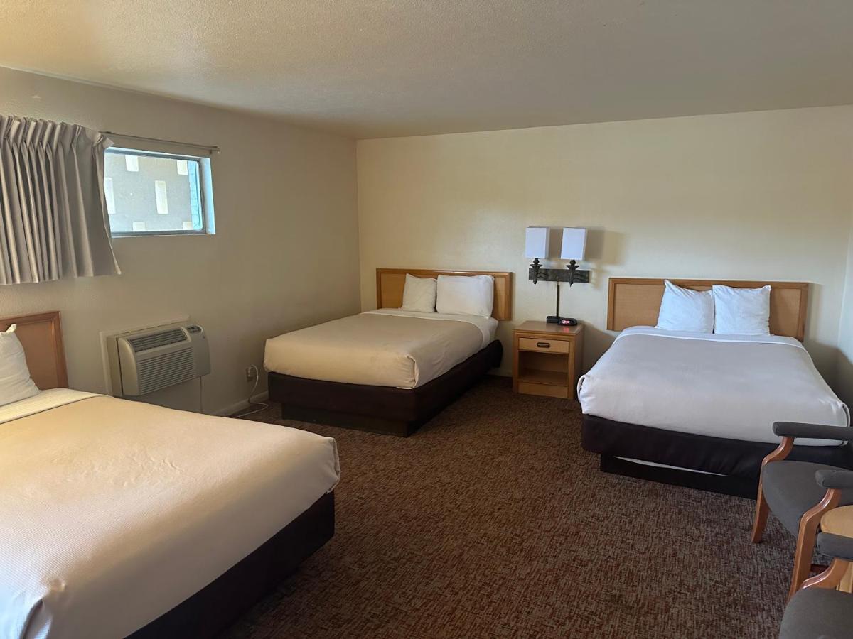 Big Bend Traveler'S Inn Great Bend Exteriör bild